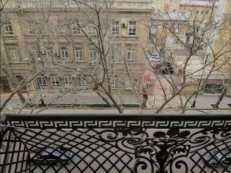 Объявление №5983957 - Баку, м. Сахил, 2-комн., 52 м², 4/4 этаж