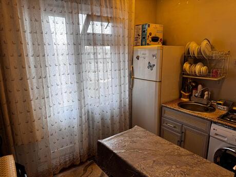 2 otaqlı köhnə tikili - Yeni Günəşli q. - 65 m²
