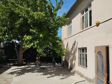 Satılır 4 otaqlı həyət evi/bağ evi 140 m², Buzovna q.