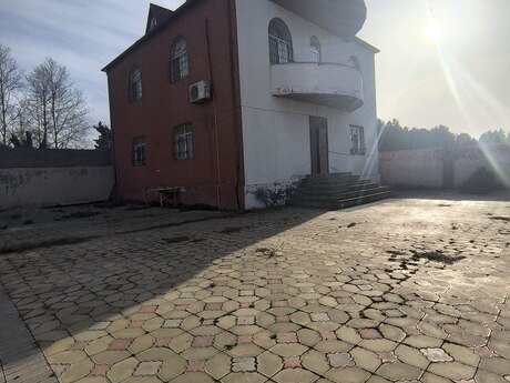 6 otaqlı həyət evi/bağ evi - Fatmayı q. - 300 m²