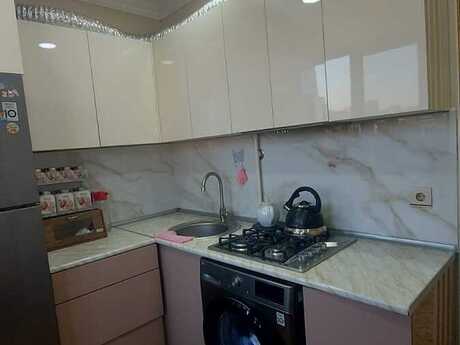 3 otaqlı köhnə tikili - Bakıxanov q. - 81 m²