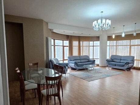 Объявление №5984339 - Баку, м. 28 мая, 4-комн., 200 м², 9/14 этаж