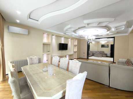 4 otaqlı yeni tikili - Şah İsmayıl Xətai m. - 235 m²