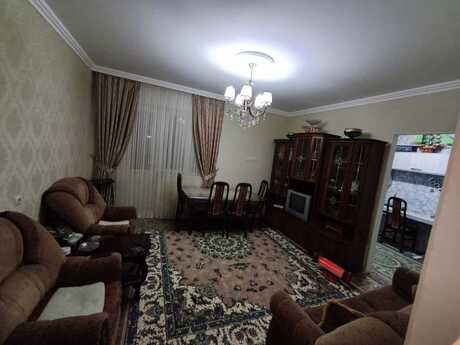 Satlr 4 otaql khn tikili 83 m, Lkbatan q.