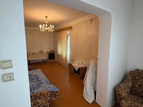 4 otaqlı köhnə tikili - İnşaatçılar m. - 100 m²