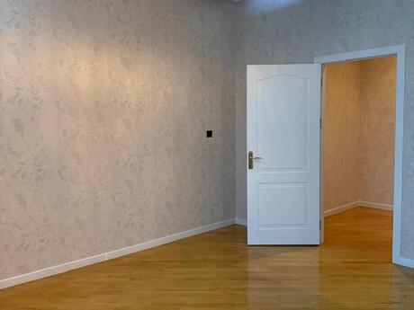 3-комн. новостройка - м. Элмляр Академиясы - 137 м²