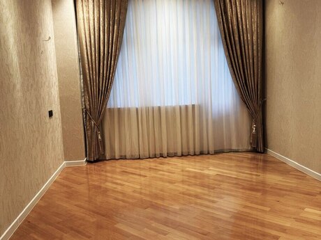 3-комн. новостройка - м. Элмляр Академиясы - 137 м²