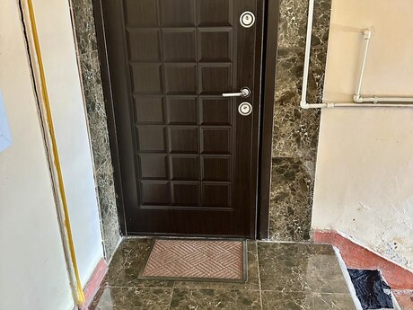 5 otaqlı köhnə tikili - Azadlıq Prospekti m. - 120 m²