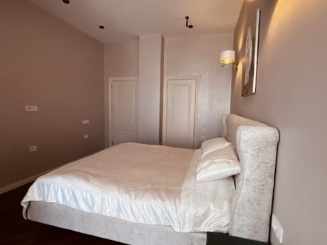 3 otaqlı yeni tikili - 28 May m. - 160 m²