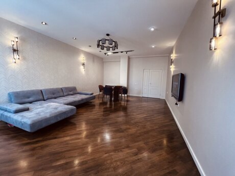 3 otaqlı yeni tikili - 28 May m. - 160 m²