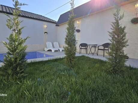 4 otaqlı həyət evi/bağ evi - Şüvəlan q. - 200 m²