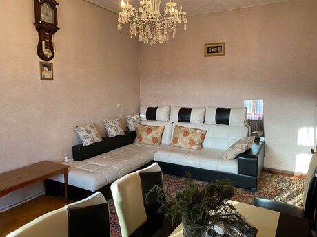 6 otaqlı həyət evi/bağ evi - İnşaatçılar m. - 171 m²