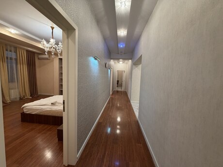 4 otaqlı mənzil, 184 m², 28 May: 565 000 ₼ 5