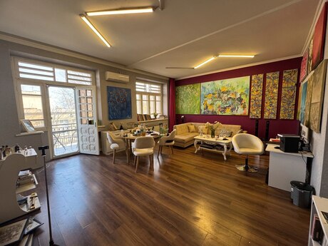 3 otaqlı köhnə tikili - İçəri Şəhər m. - 90 m²