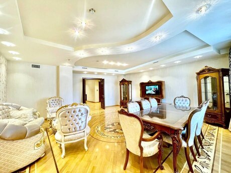 7 otaqlı yeni tikili - Gənclik m. - 300 m²