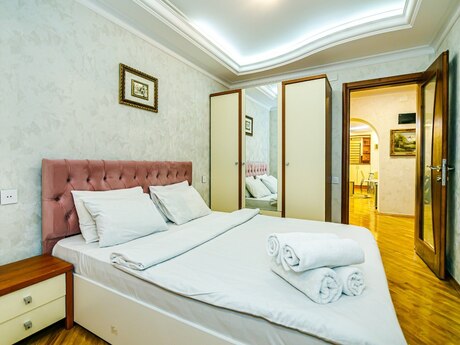 3-комн. вторичка - м. Сахил - 90 м²