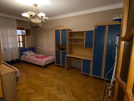 4 otaqlı köhnə tikili - Xətai r. - 100 m²