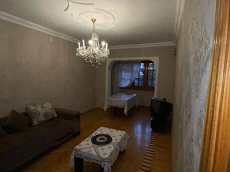 4 otaqlı köhnə tikili - Xətai r. - 100 m²