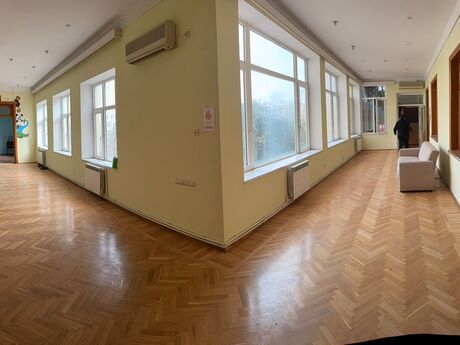 Obyekt - İnşaatçılar m. - 600 m²