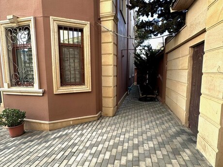 8 otaqlı həyət evi/bağ evi - Nizami r. - 375 m²
