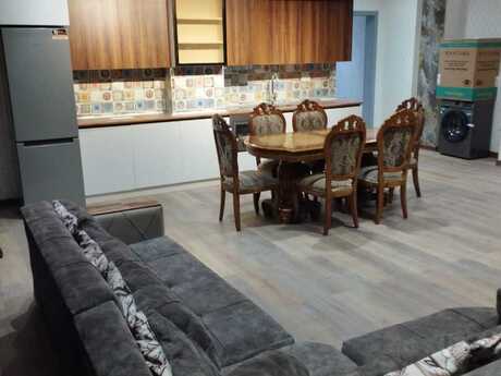 Объявление №5985625 - Баку, м. Элмляр Академиясы, 3-комн., 160 м²