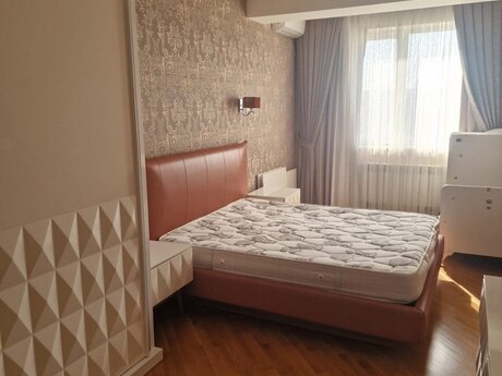 Kirayə 3 otaqlı mənzil, 130 m², Elmlər Akademiyası: 1 200 ₼/ay 4