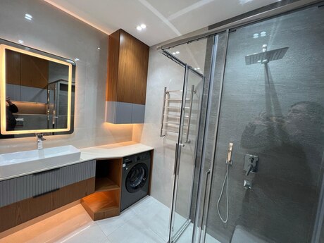 3 otaqlı yeni tikili - 8 Noyabr m. - 145 m²