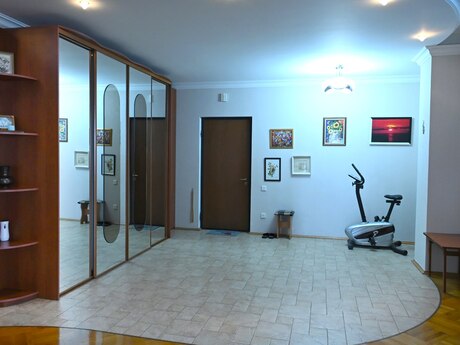 4 otaqlı yeni tikili - Nəsimi r. - 200 m²