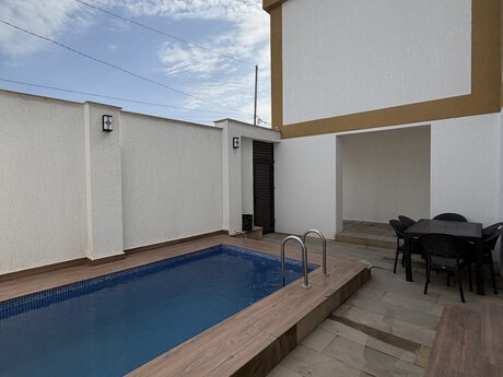 4 otaqlı həyət evi/bağ evi - Şüvəlan q. - 150 m²