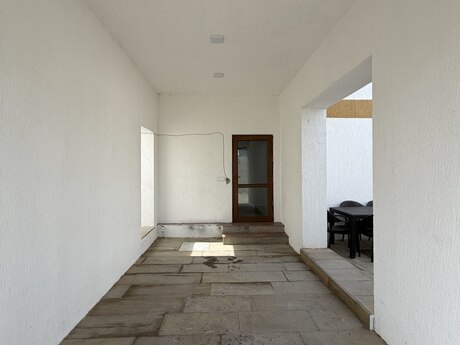 4 otaqlı həyət evi/bağ evi - Şüvəlan q. - 150 m²