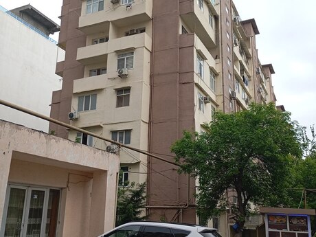 Satlr 1 otaql khn tikili 36 m, Hzi Aslanov m.