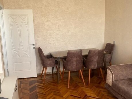3 otaqlı köhnə tikili - Memar Əcəmi m. - 75 m²