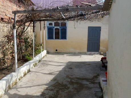 3 otaqlı həyət evi/bağ evi - Zığ q. - 85 m²