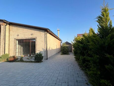 4 otaqlı həyət evi/bağ evi - Mərdəkan q. - 190 m²