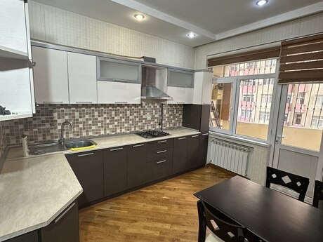 3-комн. новостройка - м. Иншаатчылар - 96 м²