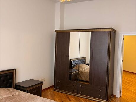 4 otaqlı yeni tikili - Nəsimi r. - 220 m²