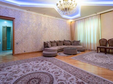 9 otaqlı həyət evi/bağ evi - Suraxanı r. - 600 m²