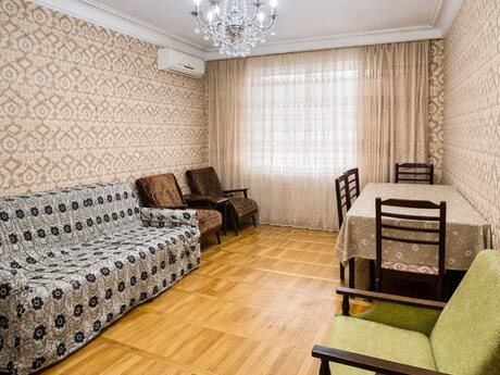 2-комн. вторичка - м. Элмляр Академиясы - 60 м²