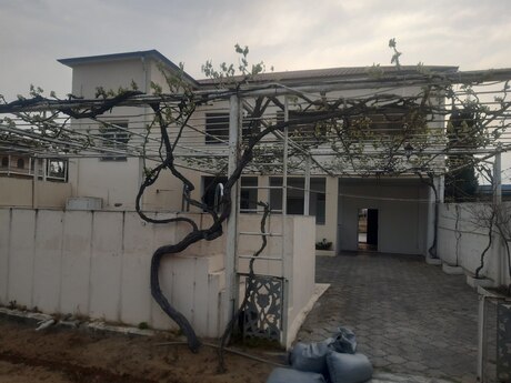 4 otaqlı həyət evi/bağ evi - Novxanı q. - 120 m²