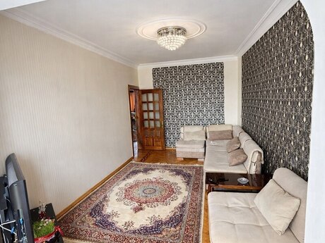 3 otaqlı köhnə tikili - Azadlıq Prospekti m. - 90 m²