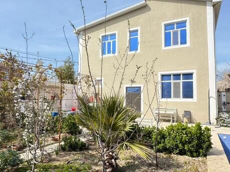 4 otaqlı həyət evi/bağ evi - Şüvəlan q. - 220 m²