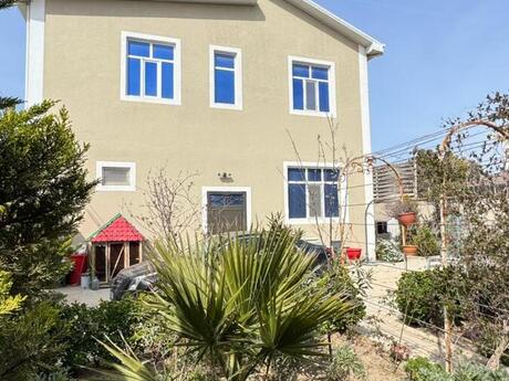 4 otaqlı həyət evi/bağ evi - Şüvəlan q. - 220 m²