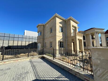8 otaqlı həyət evi/bağ evi - Sea Breeze q. - 300 m²