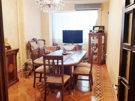 5-комн. вторичка - м. Азадлыг проспекти - 133 м²