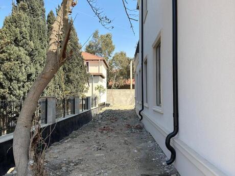 8 otaqlı həyət evi/bağ evi - Sea Breeze q. - 550 m²