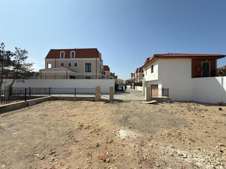 8 otaqlı həyət evi/bağ evi - Sea Breeze q. - 550 m²