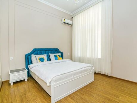 Аренда: 5-комнатная квартира, 180 м², Sahil: 220 ₼/мес 5
