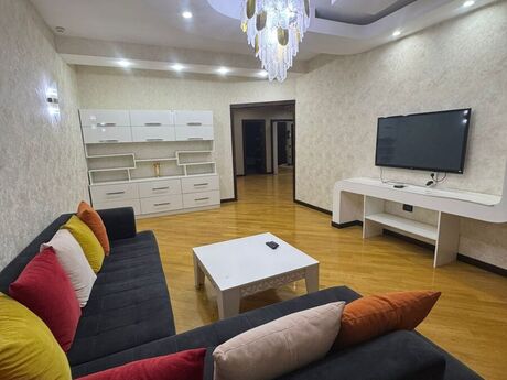 Объявление №5987919 - Баку, м. Низами, 3-комн., 170 м², 7/17 этаж