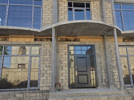 Satılır 6 otaqlı həyət evi/bağ evi 390 m², Binə q.