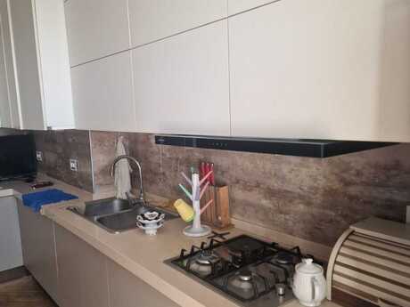 3 otaqlı köhnə tikili - Nizami m. - 150 m²